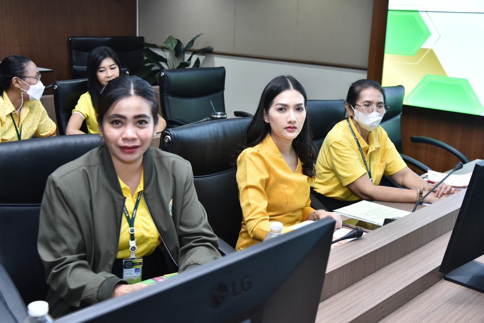 ประชุมคณะทำงานขับเคลื่อนองค์กรคถณธรรมขอ.jpg