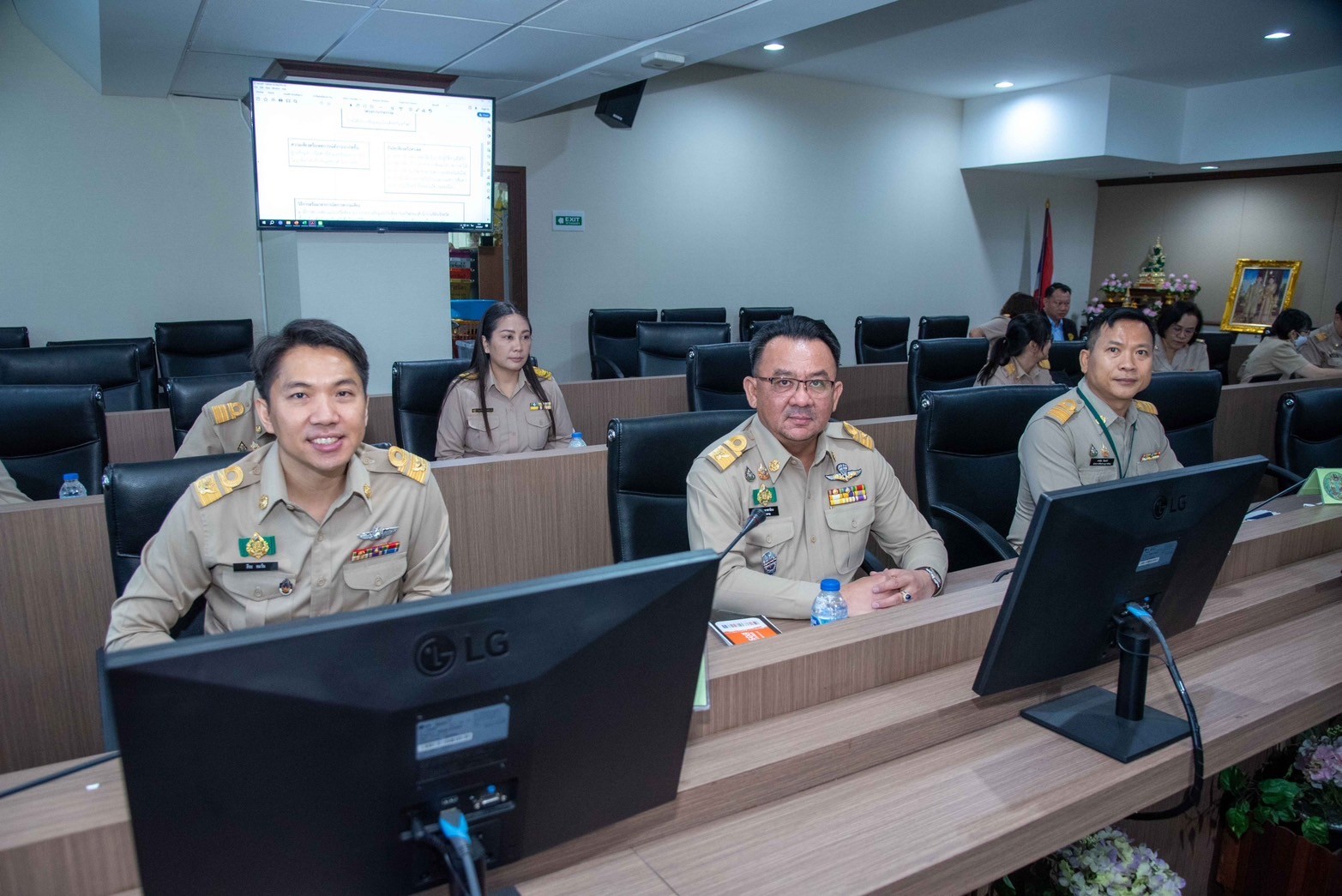 LINE_ALBUM_ประชุมความเสี่ยง_240702_16.jpg