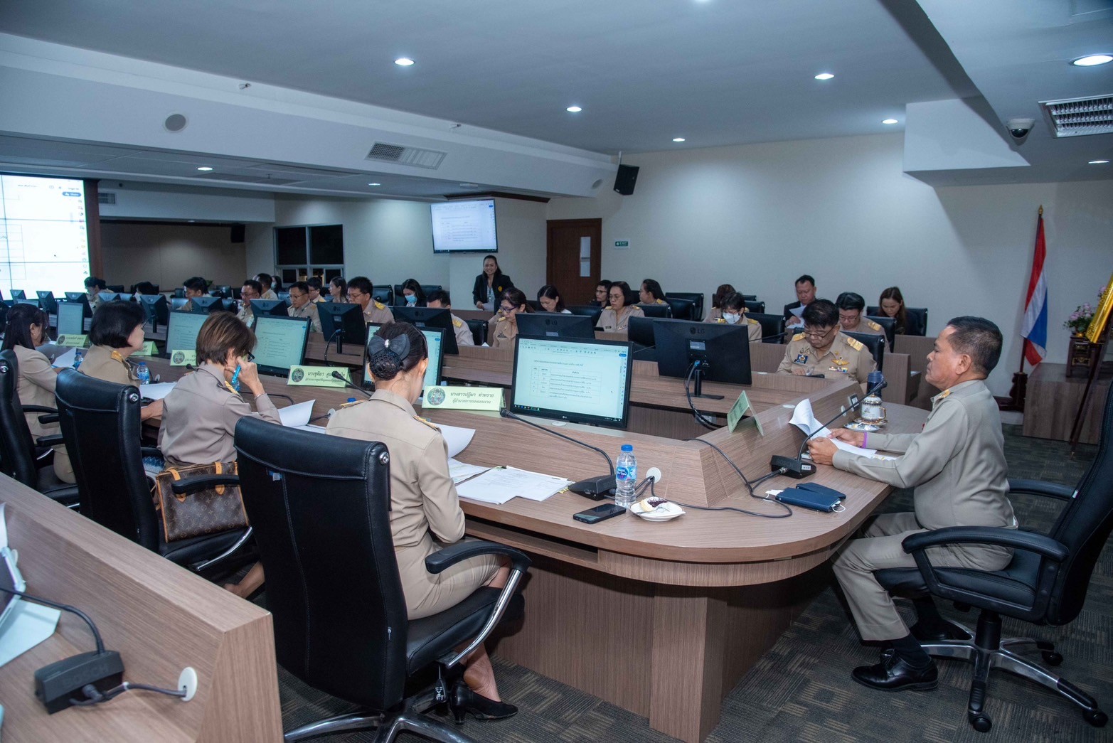 LINE_ALBUM_ประชุมความเสี่ยง_240702_5.jpg